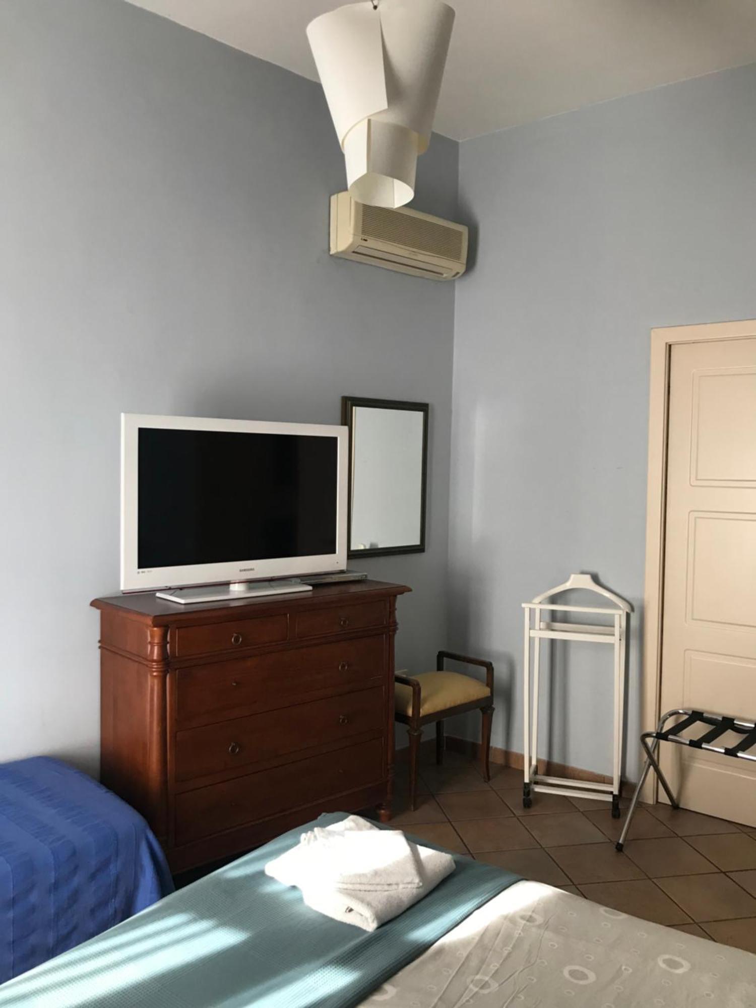Numero 3 Hotel กาญารี ภายนอก รูปภาพ